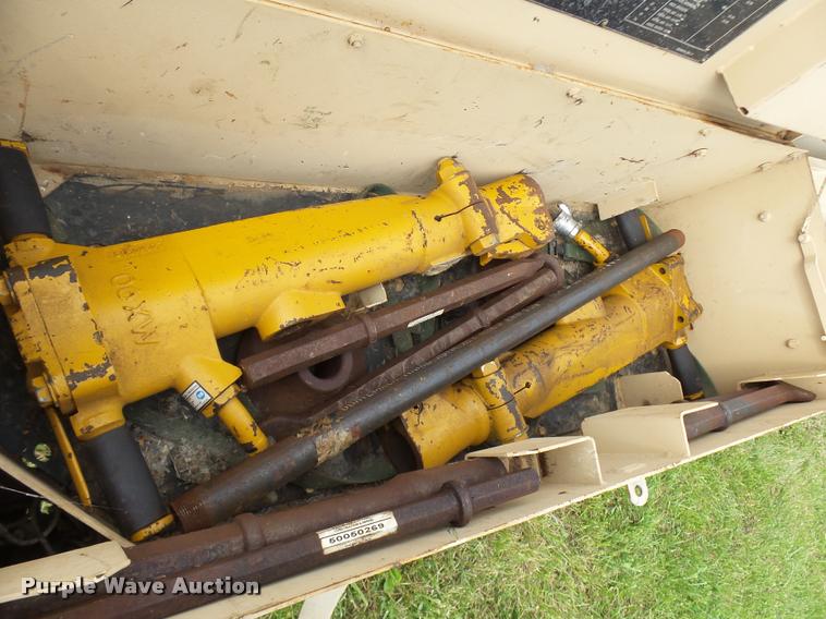 image for item N9485 2005 military air tool-compressor