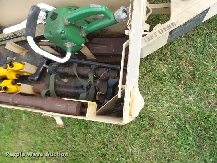 image for item N9485 2005 military air tool-compressor