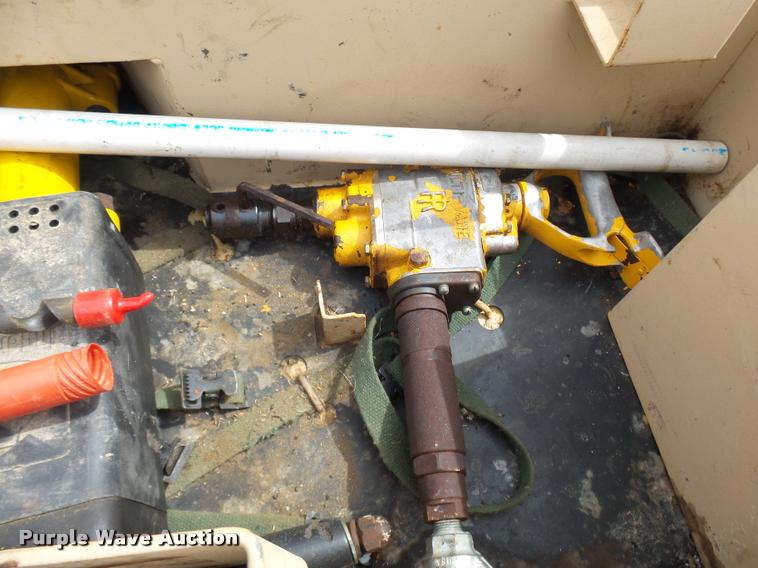 image for item N9485 2005 military air tool-compressor