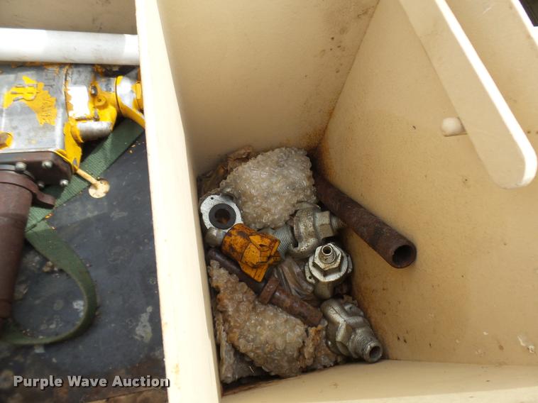 image for item N9485 2005 military air tool-compressor