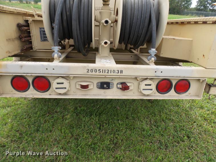 image for item N9485 2005 military air tool-compressor