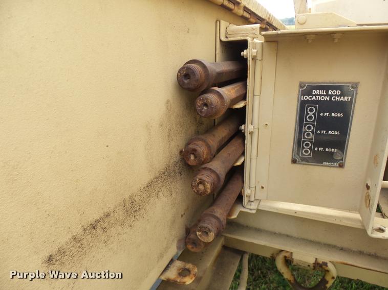 image for item N9485 2005 military air tool-compressor