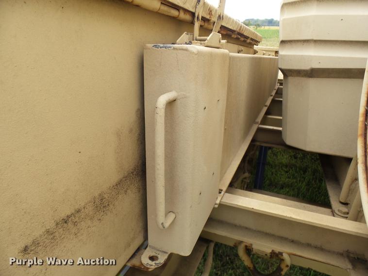 image for item N9485 2005 military air tool-compressor