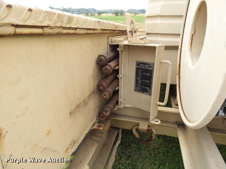 image for item N9485 2005 military air tool-compressor