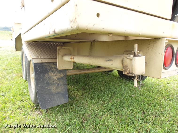 image for item N9485 2005 military air tool-compressor