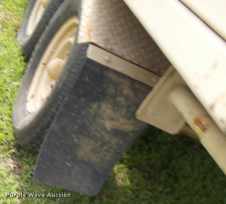 image for item N9485 2005 military air tool-compressor