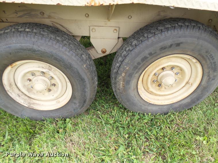 image for item N9485 2005 military air tool-compressor