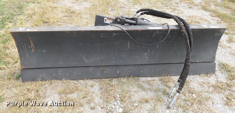 image for item N9486 2010 Bobcat six-way skid steer dozer blade