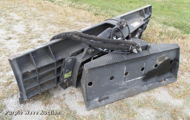 image for item N9486 2010 Bobcat six-way skid steer dozer blade