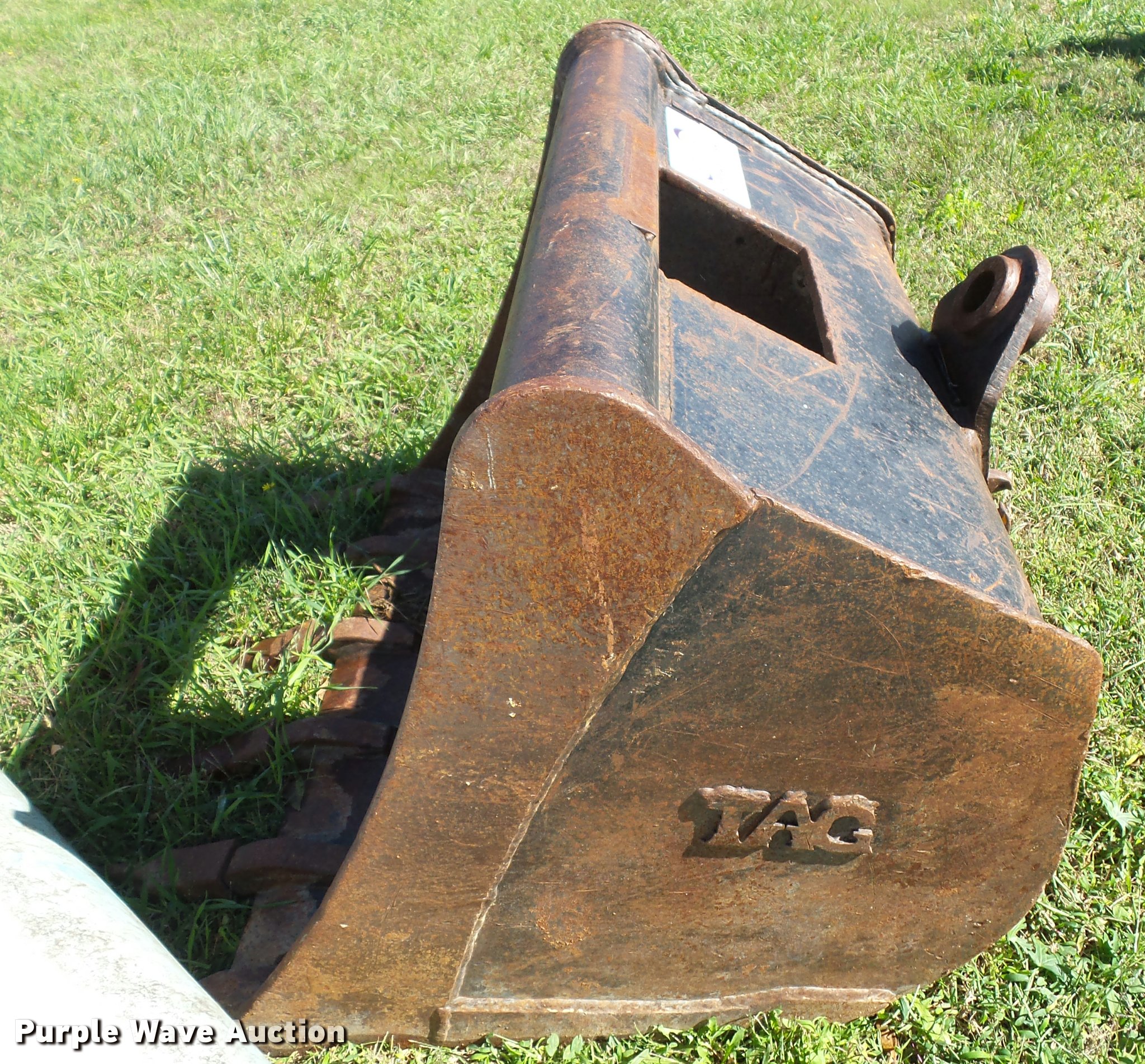 TAG excavator bucket in Milford, KS Item K8221 sold Purple Wave