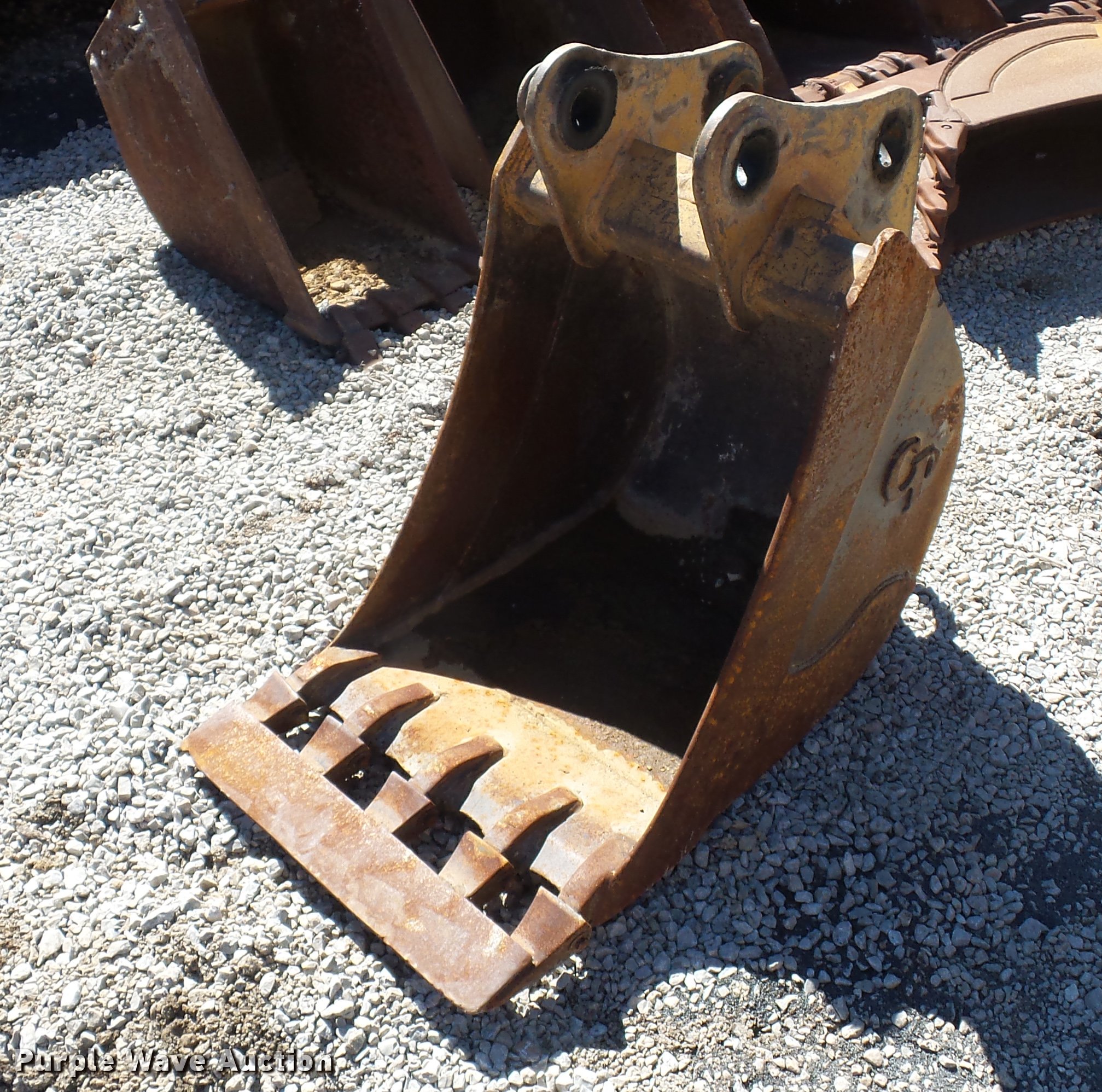 CP excavator bucket in Lee's Summit, MO Item L4273 sold Purple Wave