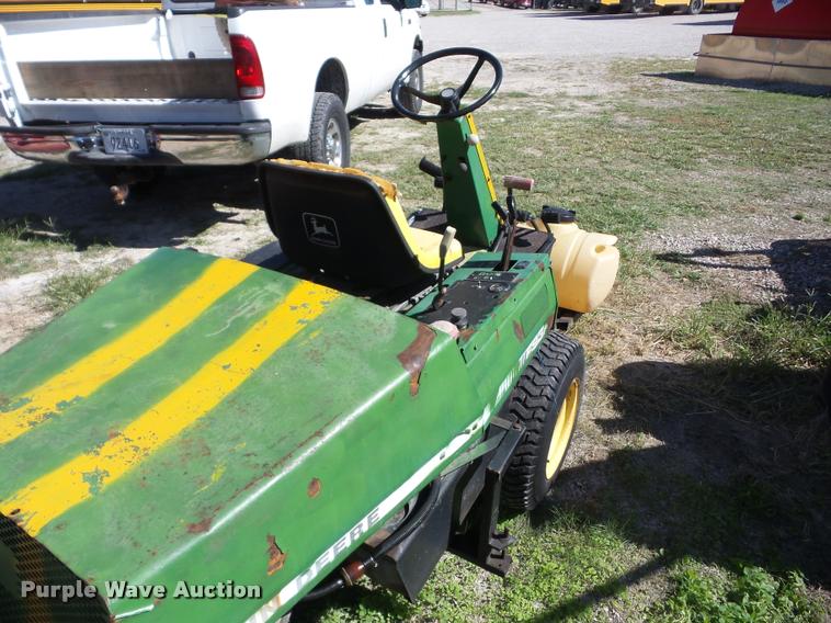 image for item AG9359 John Deere F935 sprayer