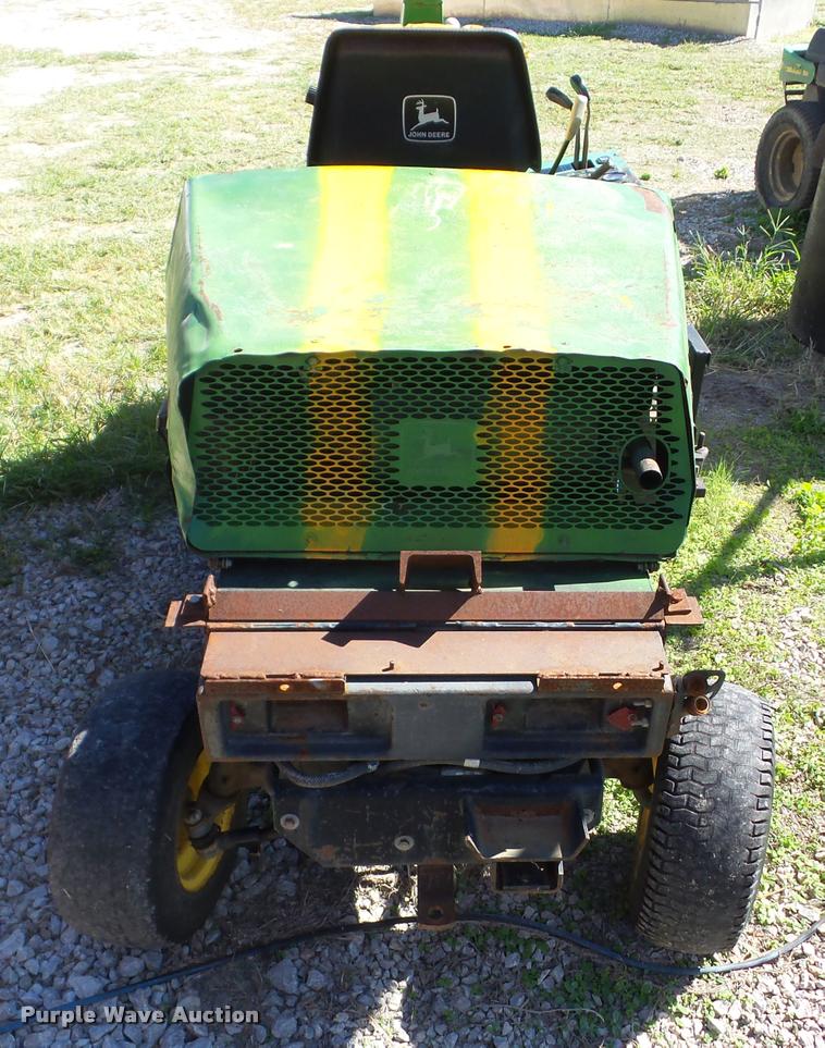 image for item AG9359 John Deere F935 sprayer