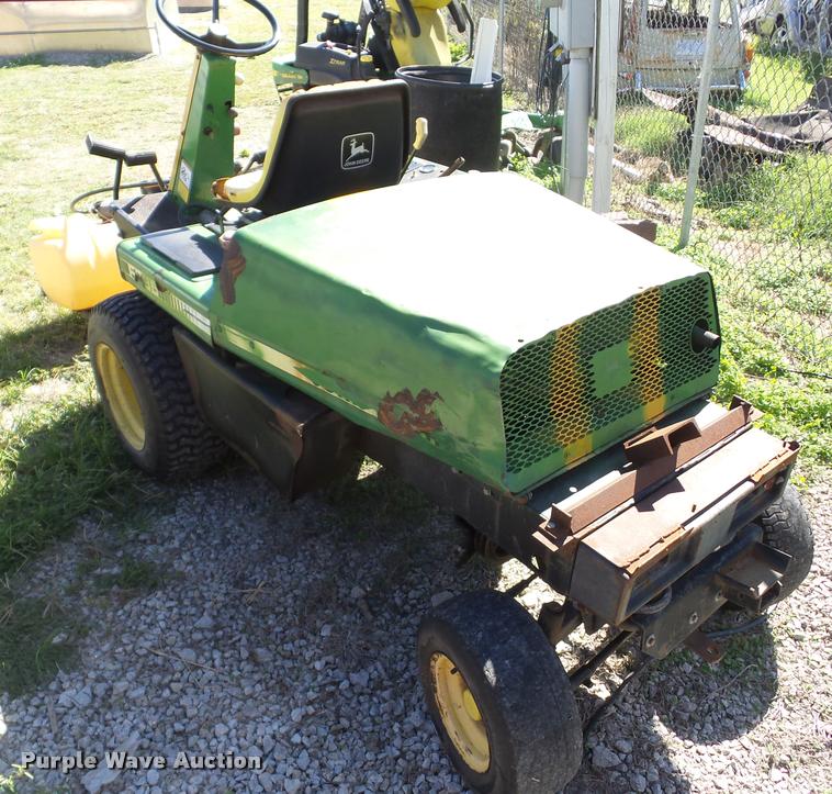 image for item AG9359 John Deere F935 sprayer