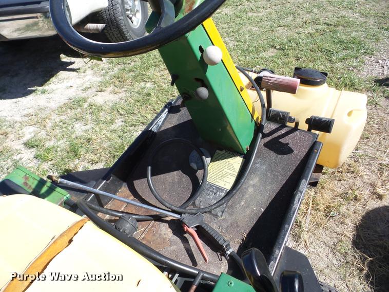 image for item AG9359 John Deere F935 sprayer