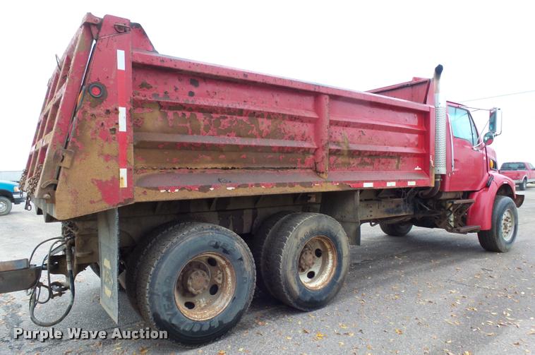 image for item AL9072 1998 Ford W96 dump truck