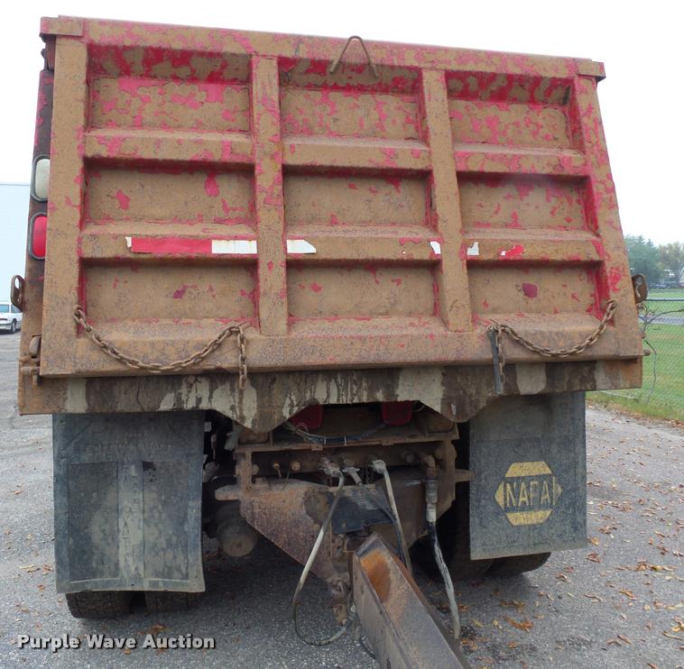 image for item AL9072 1998 Ford W96 dump truck