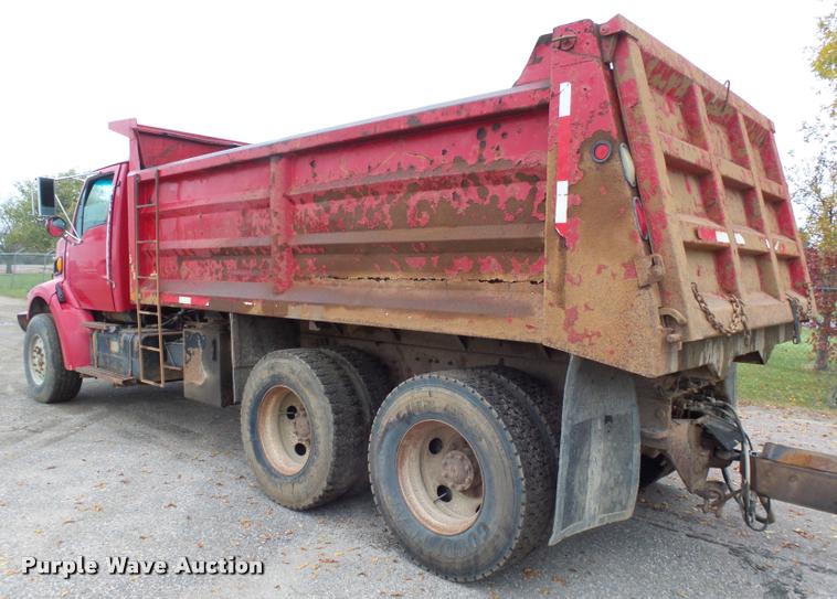 image for item AL9072 1998 Ford W96 dump truck
