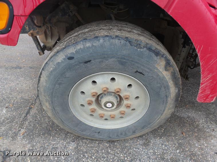 image for item AL9072 1998 Ford W96 dump truck