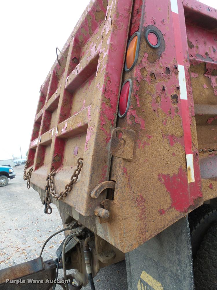 image for item AL9072 1998 Ford W96 dump truck