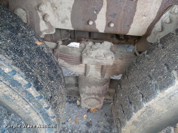 image for item AL9072 1998 Ford W96 dump truck