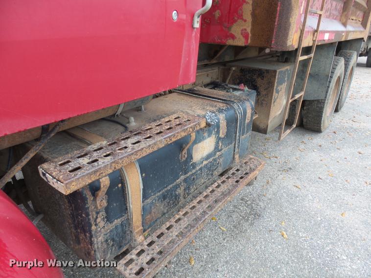 image for item AL9072 1998 Ford W96 dump truck