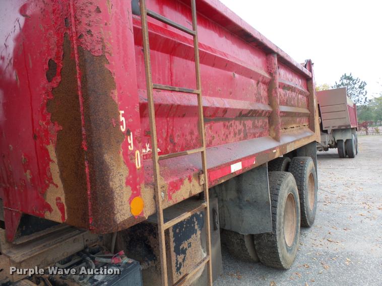 image for item AL9072 1998 Ford W96 dump truck