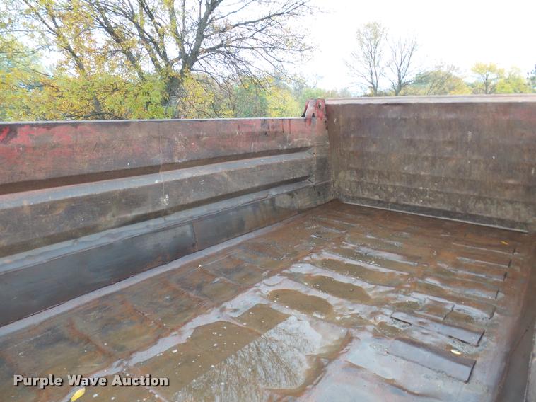 image for item AL9072 1998 Ford W96 dump truck