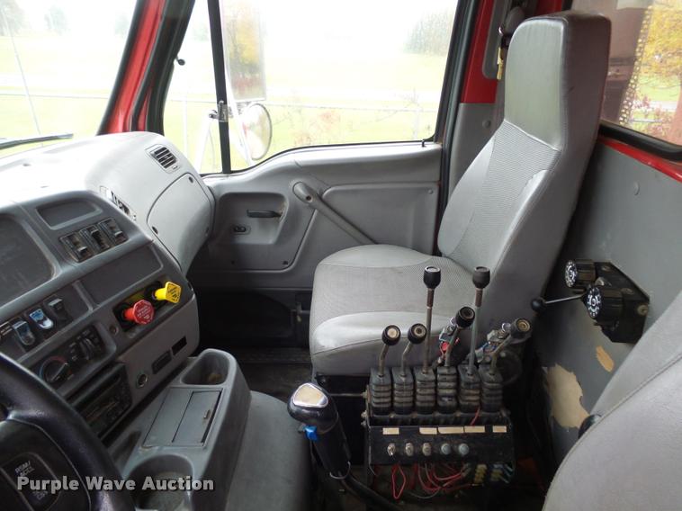 image for item AL9072 1998 Ford W96 dump truck