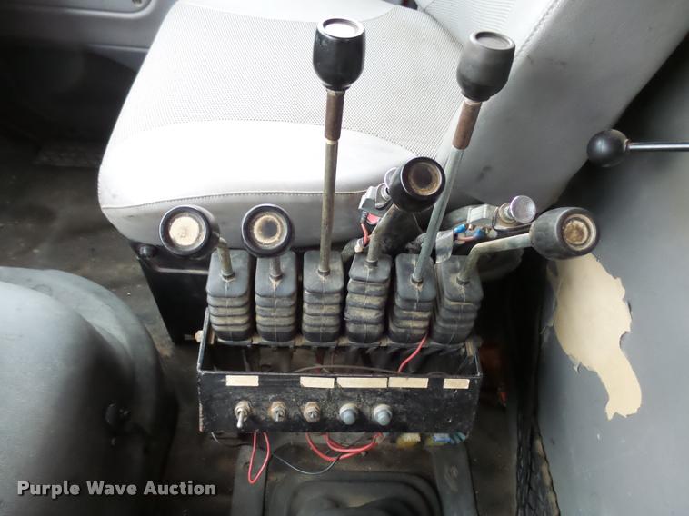 image for item AL9072 1998 Ford W96 dump truck