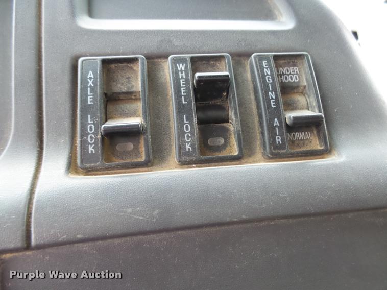 image for item AL9072 1998 Ford W96 dump truck