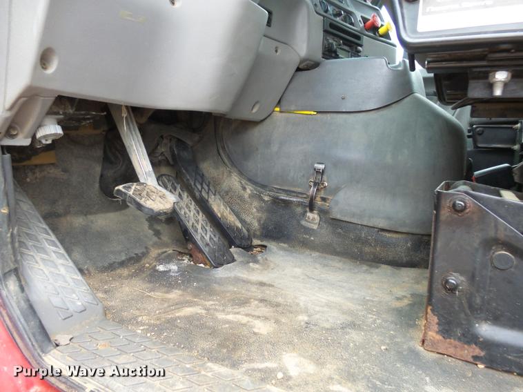 image for item AL9072 1998 Ford W96 dump truck