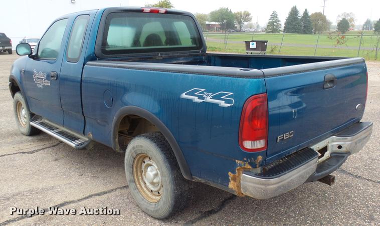 image for item AL9074 2000 Ford F150 SuperCab pickup truck