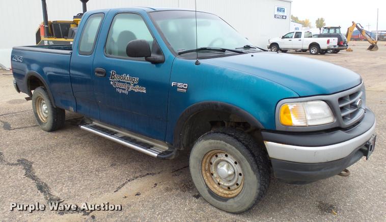 image for item AL9074 2000 Ford F150 SuperCab pickup truck