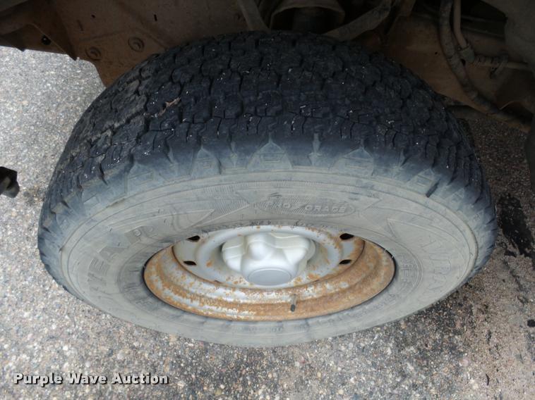 image for item AL9074 2000 Ford F150 SuperCab pickup truck