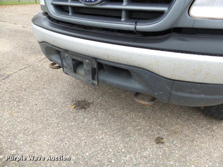 image for item AL9074 2000 Ford F150 SuperCab pickup truck