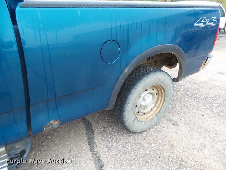 image for item AL9074 2000 Ford F150 SuperCab pickup truck