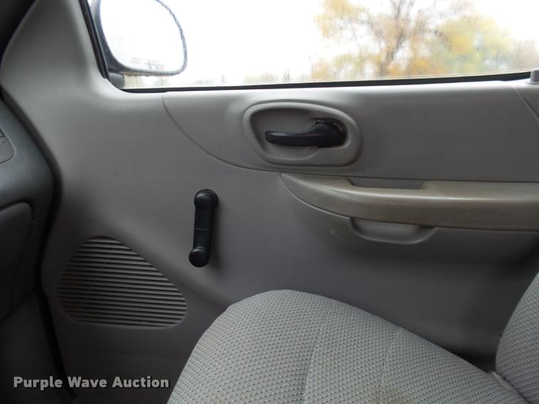 image for item AL9074 2000 Ford F150 SuperCab pickup truck