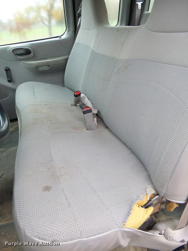 image for item AL9074 2000 Ford F150 SuperCab pickup truck