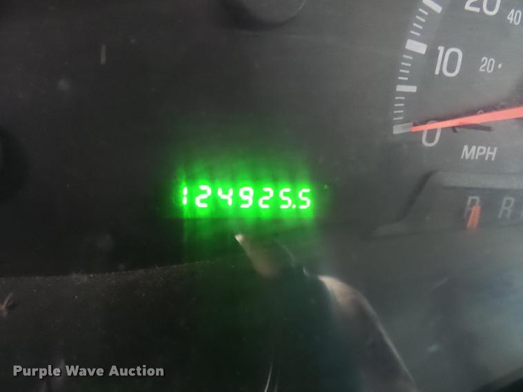 image for item AL9074 2000 Ford F150 SuperCab pickup truck