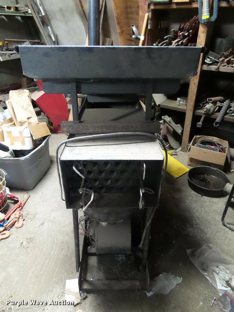 Golden Grain 3101 corn burning stove in Beresford, SD Item AL9076