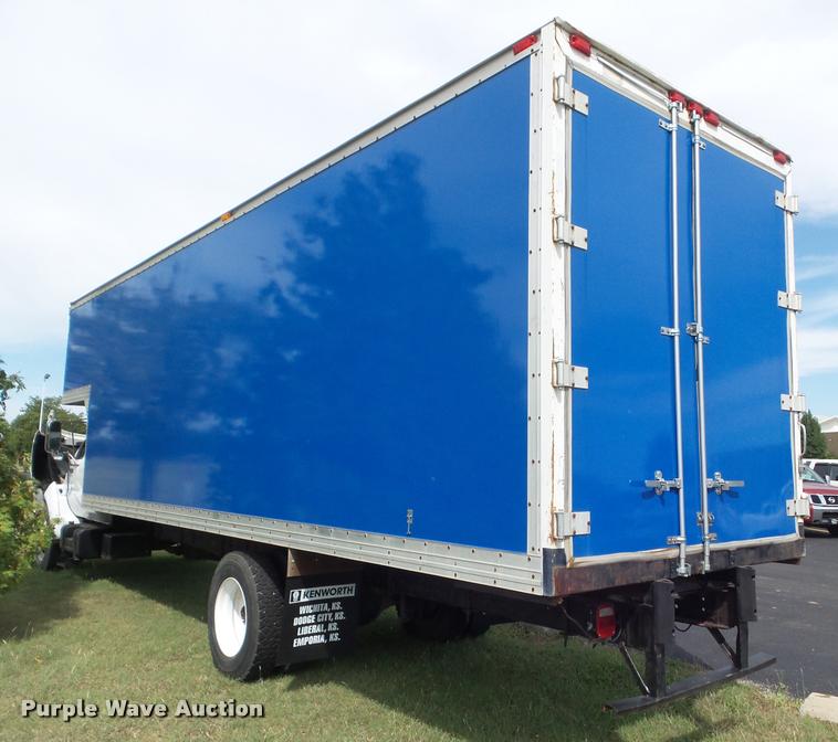 image for item AP9684 2003 Ford F650 box truck