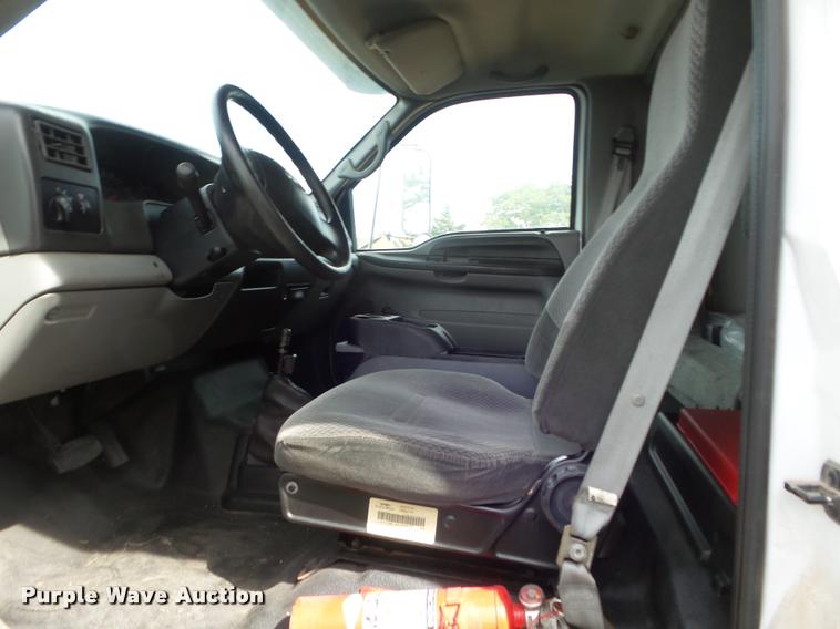 image for item AP9684 2003 Ford F650 box truck