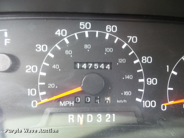 image for item AP9684 2003 Ford F650 box truck