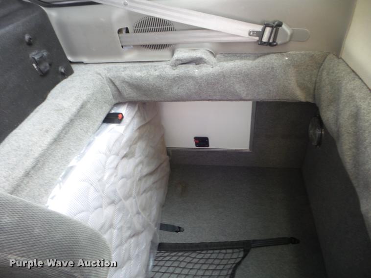 image for item AP9684 2003 Ford F650 box truck