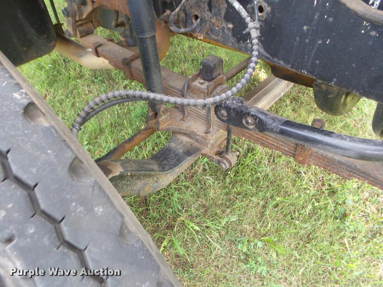 image for item AP9684 2003 Ford F650 box truck