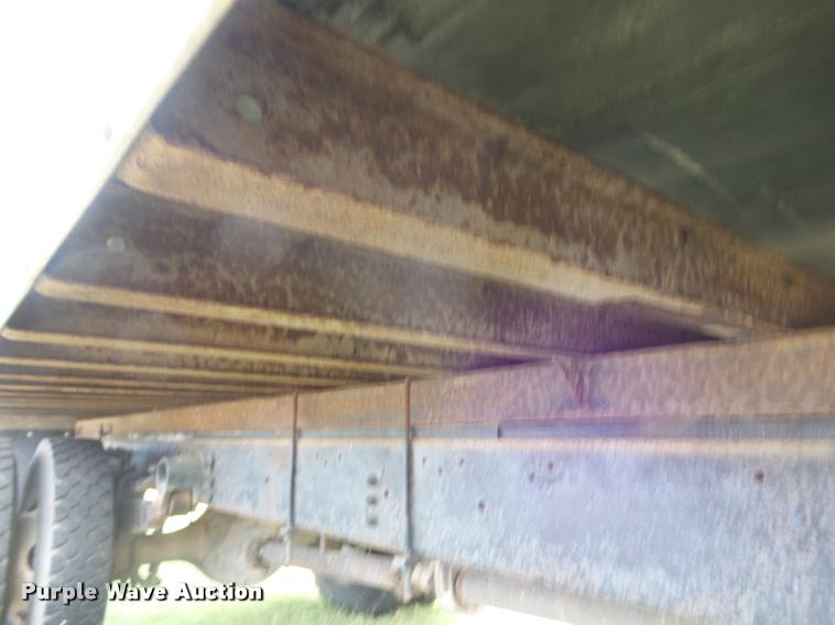 image for item AP9684 2003 Ford F650 box truck