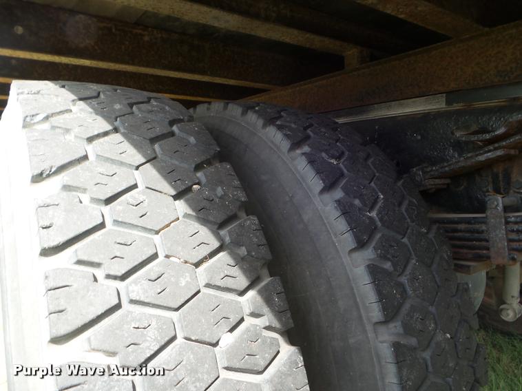 image for item AP9684 2003 Ford F650 box truck