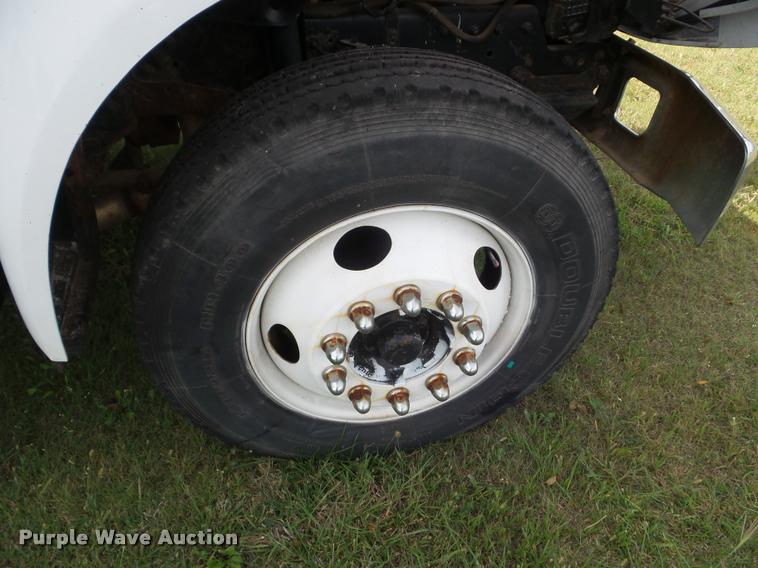 image for item AP9684 2003 Ford F650 box truck