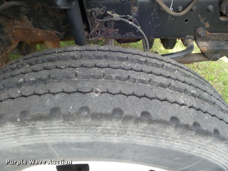 image for item AP9684 2003 Ford F650 box truck